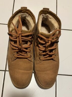 UGG BETHANY WOMENS SIZE 7 CHESTNUT